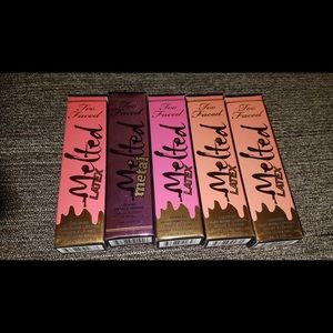Too faced bundle of lipsticks.